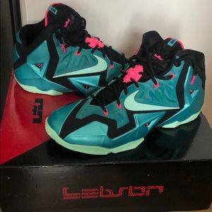 LEBRON XI SOUTH BEACH